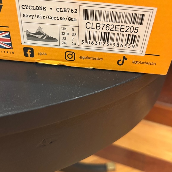 Gola Women’s Cyclone Navy Sneakers SZ 7 Like New - Picture 7 of 7